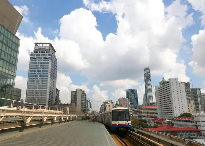 The Boss Sathorn 3*